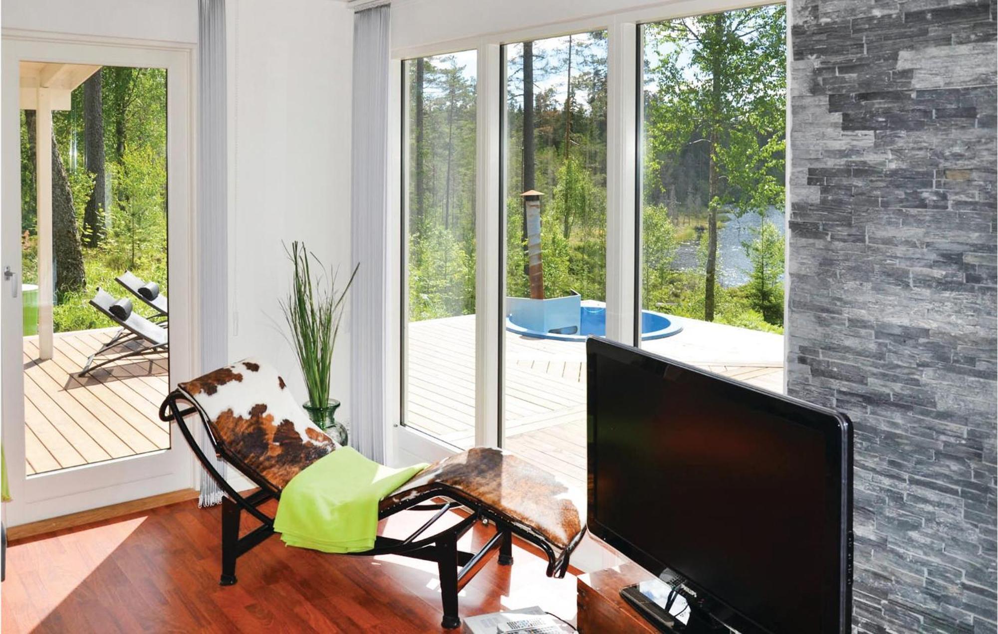 Nice Home In Sunne With Jacuzzi Alvsatern Exterior photo