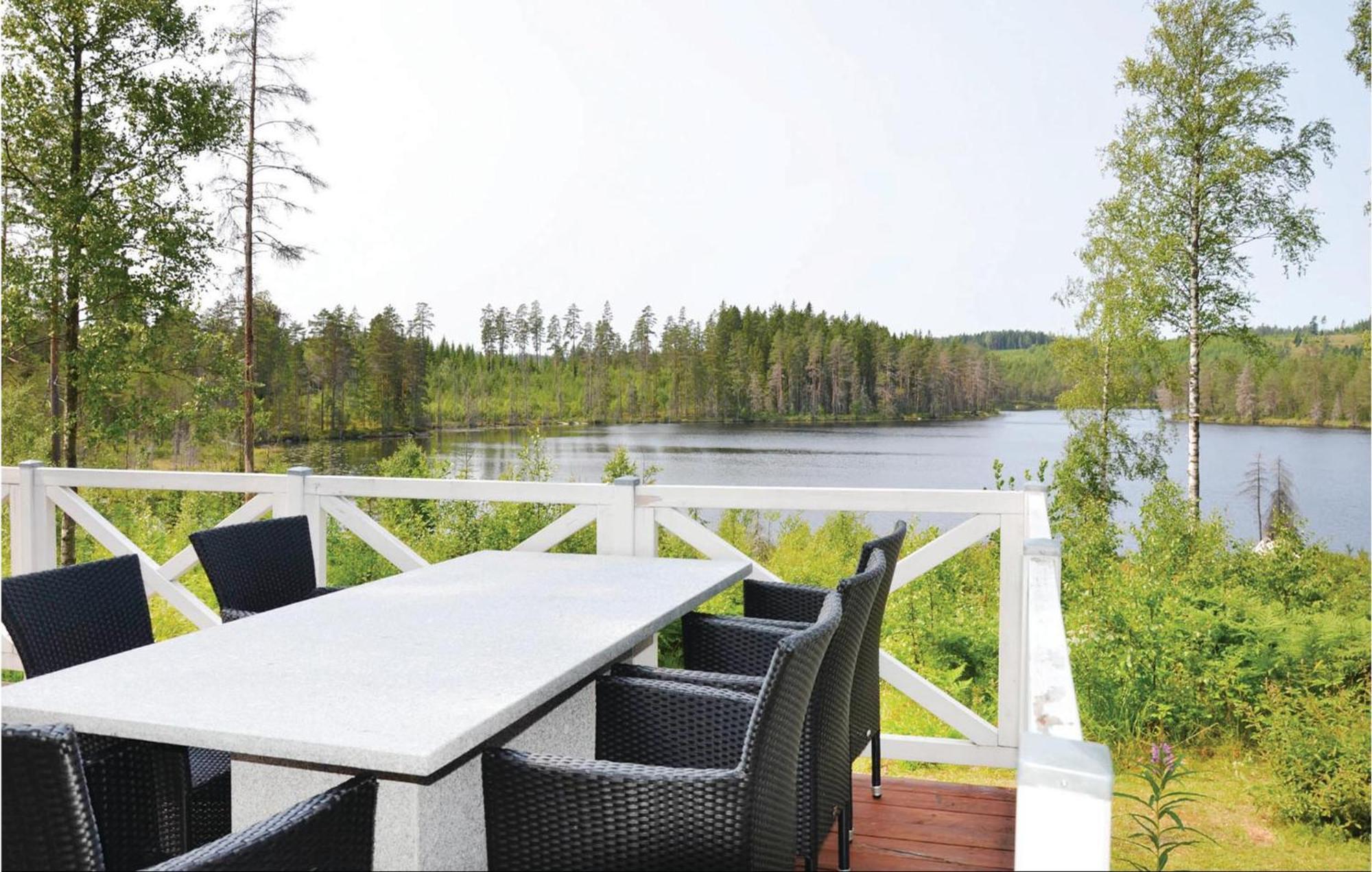 Nice Home In Sunne With Jacuzzi Alvsatern Exterior photo