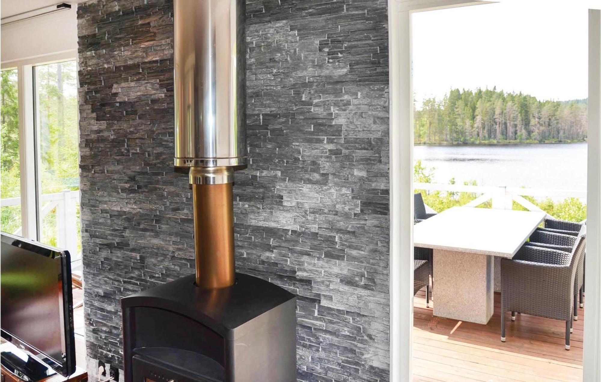 Nice Home In Sunne With Jacuzzi Alvsatern Exterior photo